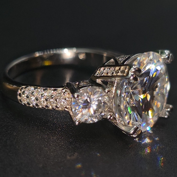5ct Moissanite 3-Stone Ring – Size 6 (S925 Solid Silver) - Picture 1 of 10